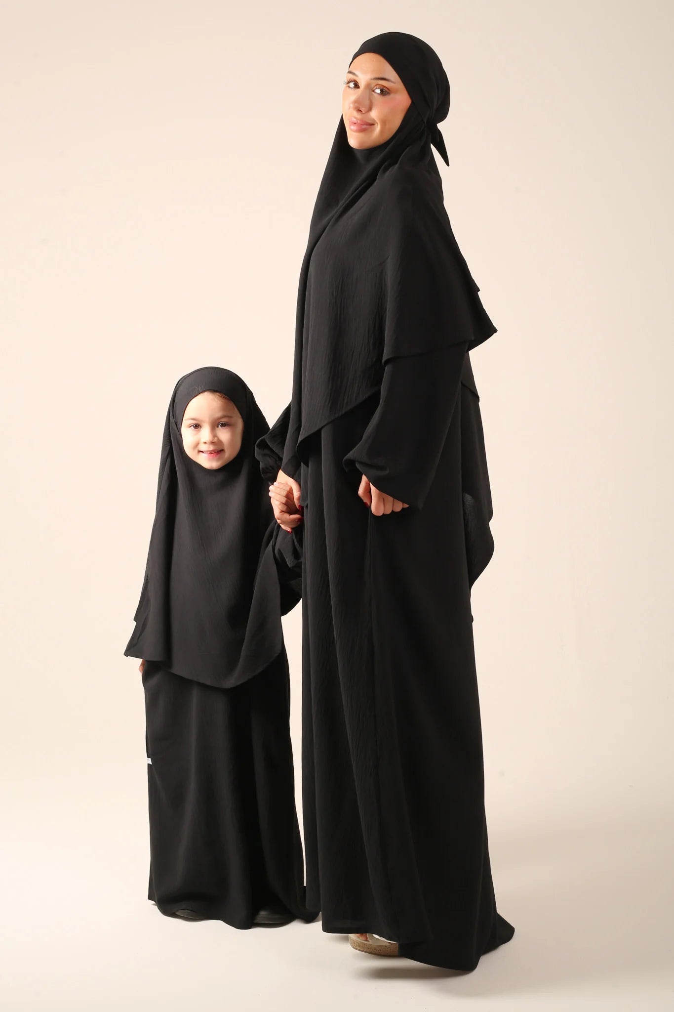 طقم خمار للبنات مع عباية