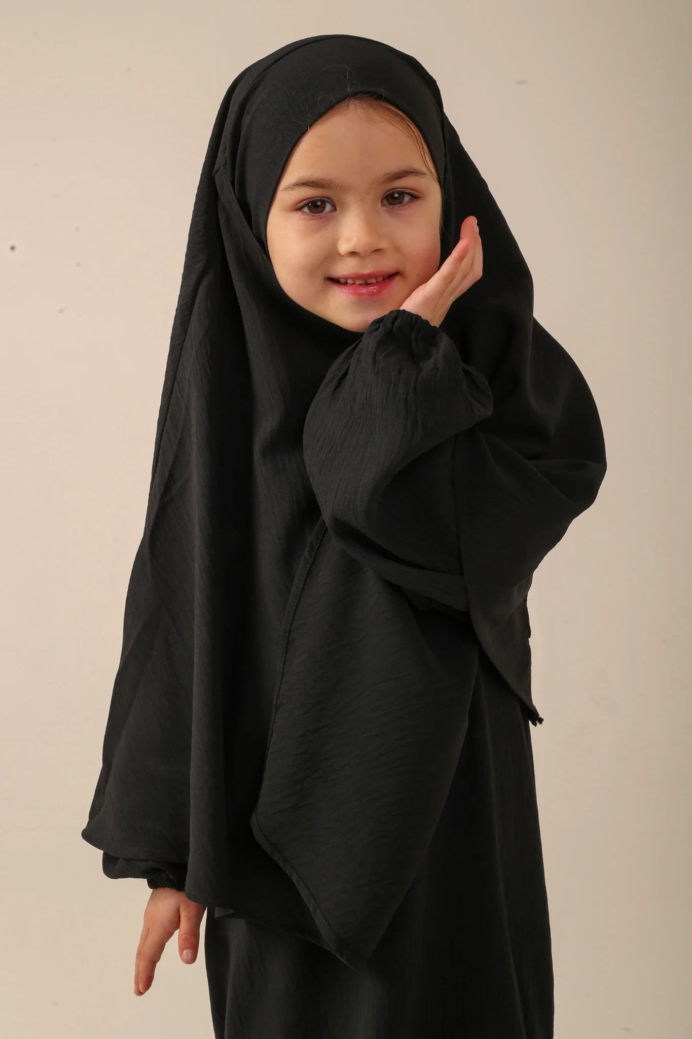 طقم خمار للبنات مع عباية